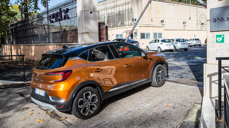 Renault Captur, anche l’ibrido diventa accessibile a tutti Renault Captur, anche l’ibrido diventa accessibile a tutti