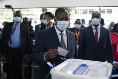 Elezioni Costa d Avorio, Ouattara vuole il tris. Opposizione boicotta le urne