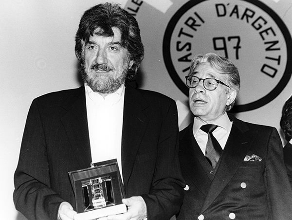 Gigi Proietti è morto, addio al re del teatro: oggi avrebbe compiuto 80 anni