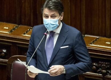 Coronavirus, Conte: “No lockdown generale. Italia divisa in 3 aree a rischio”