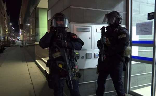 Vienna, Isis rivendica l’attentato. Due arresti in Svizzera e uno a Linz