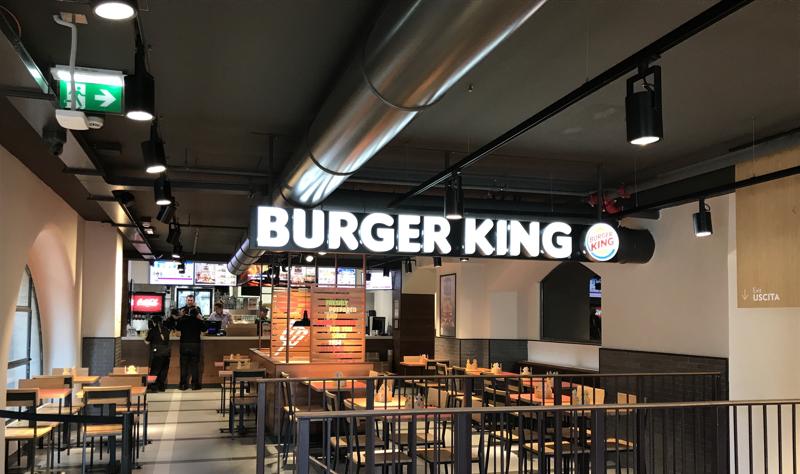 Burger King, al via la sperimentazione degli imballaggi a rendere dal 2021 Burger King, al via la sperimentazione degli imballaggi a rendere dal 2021