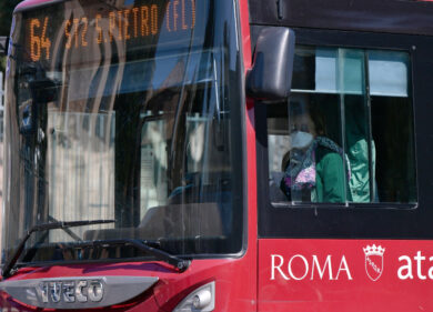 Virus e assembramenti sui bus, il Comune annuncia: 600 corse in più al giorno