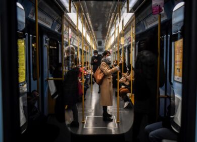 Covid, la curva rallenta: 30.550 casi con 211.831 tamponi. Ma 352 vittime