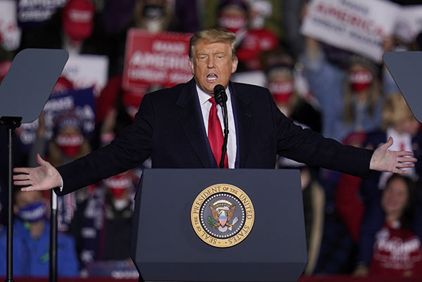Usa 2020, Facebook e Twitter segnalano Trump e il post sulla “vittoria rubata” Usa 2020, Facebook e Twitter segnalano Trump e il post sulla “vittoria rubata”
