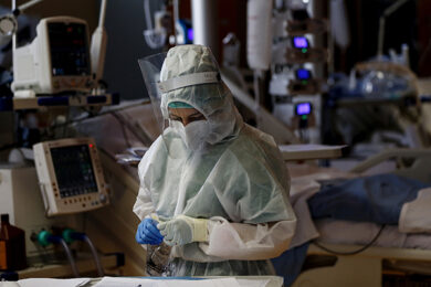 Coronavirus, aumentano i contagi (34.505) e i decessi (445): record di tamponi