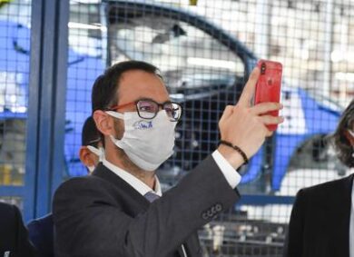 AgCom, i timori del governo su Tim. Mediaset al riparo, non è scalabile