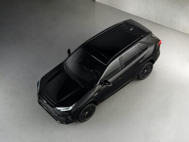 Toyota presenta il nuovo RAV4 Hybrid Black Edition