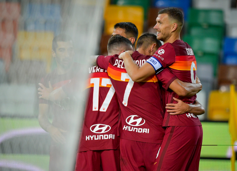 As Roma vola in Serie A: crolla la quota scudetto. Il tris al Genoa vale oro As Roma vola in Serie A: crolla la quota scudetto. Il tris al Genoa vale oro
