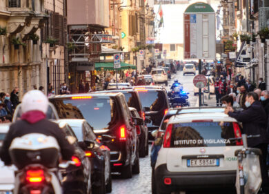 Funerali Stefano D’Orazio, il pianto dei Pooh: Roma saluta il batterista