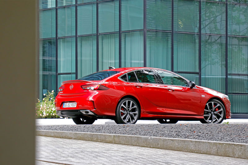 Opel Insignia, l’ammiraglia che non passa mai di moda Opel Insignia, l’ammiraglia che non passa mai di moda