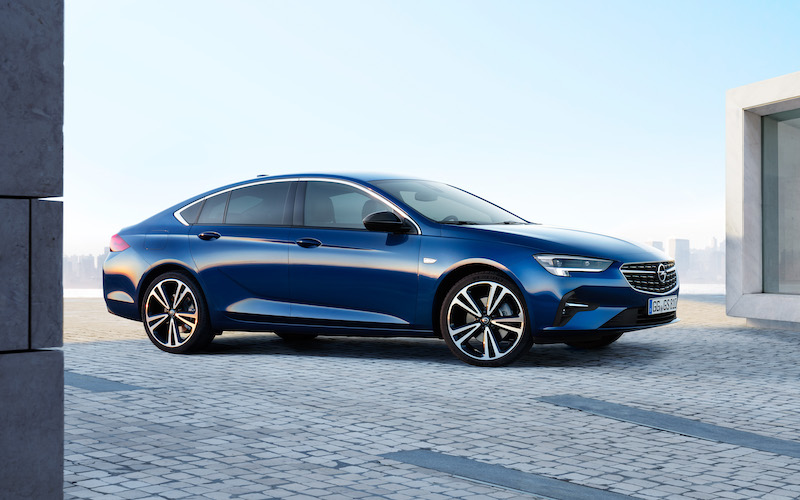 Opel Insignia, l’ammiraglia che non passa mai di moda Opel Insignia, l’ammiraglia che non passa mai di moda