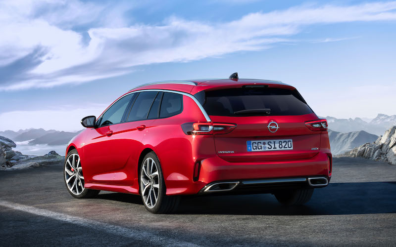 Opel Insignia, l’ammiraglia che non passa mai di moda Opel Insignia, l’ammiraglia che non passa mai di moda
