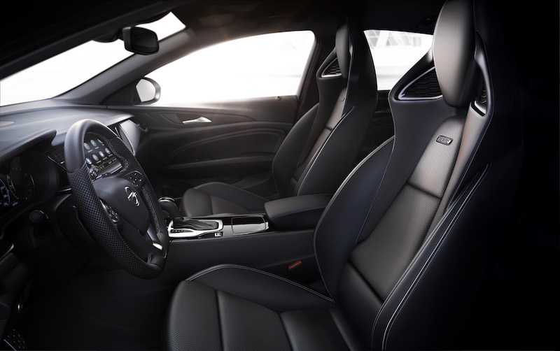 Opel Insignia, l’ammiraglia che non passa mai di moda Opel Insignia, l’ammiraglia che non passa mai di moda