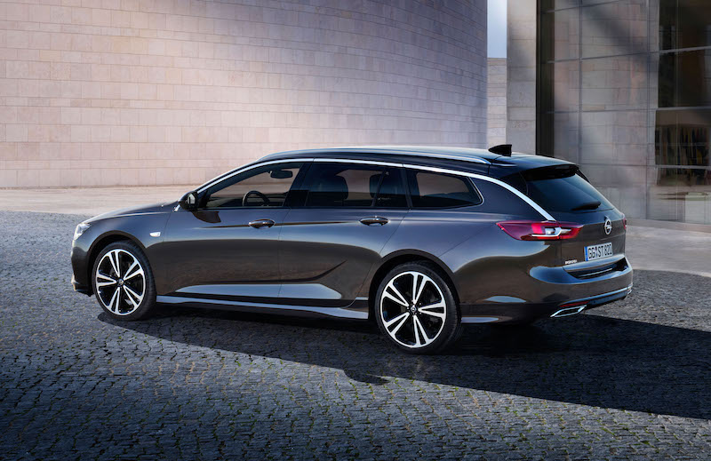 Opel Insignia, l’ammiraglia che non passa mai di moda Opel Insignia, l’ammiraglia che non passa mai di moda