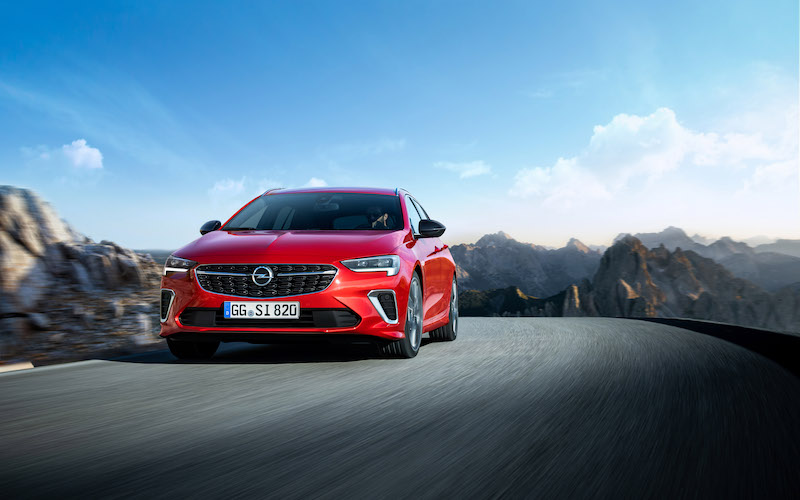 Opel Insignia, l’ammiraglia che non passa mai di moda Opel Insignia, l’ammiraglia che non passa mai di moda