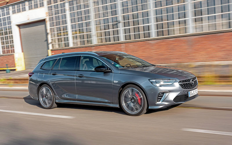 Opel Insignia, l’ammiraglia che non passa mai di moda Opel Insignia, l’ammiraglia che non passa mai di moda