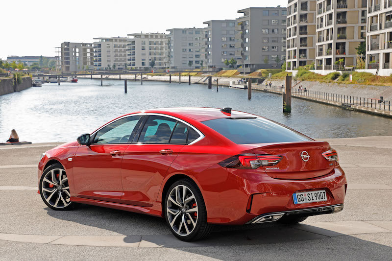 Opel Insignia, l’ammiraglia che non passa mai di moda Opel Insignia, l’ammiraglia che non passa mai di moda