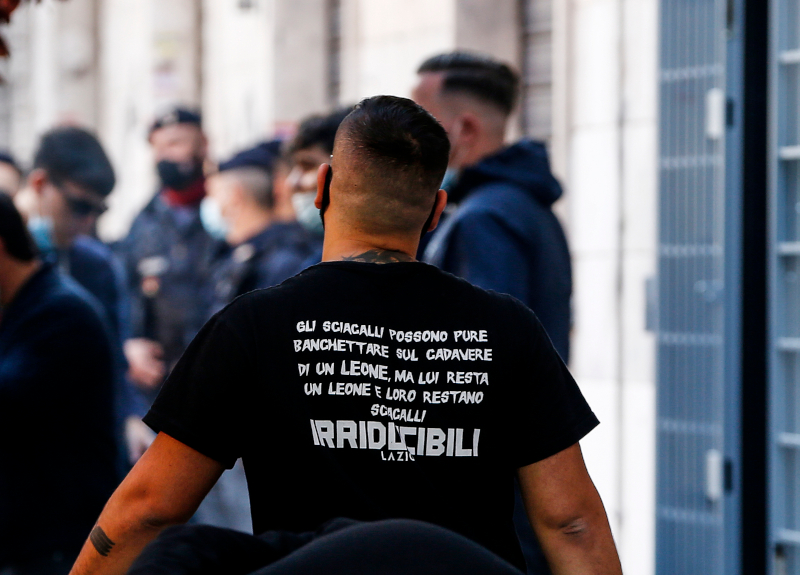 Ultras Lazio, sgomberata la sede degli Irriducibili: occupavano i locali Inail