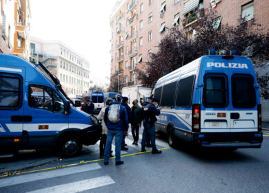 Ultras Lazio, sgomberata la sede degli Irriducibili: occupavano i locali Inail