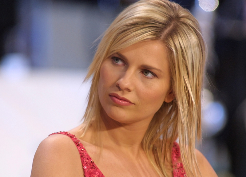 Laura Freddi si compra una linea aerea: ora vola con Radio Italia Anni 60 Laura Freddi si compra una linea aerea: ora vola con Radio Italia Anni 60