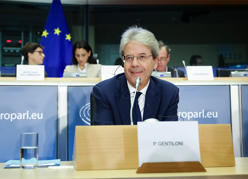 Recovery Fund, Gentiloni all’Italia: “Niente soldi se non si pensa al futuro” Recovery Fund, Gentiloni all’Italia: “Niente soldi se non si pensa al futuro”
