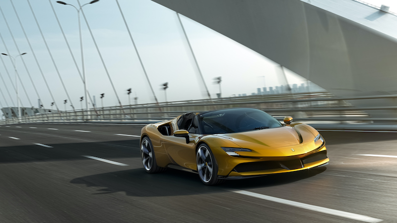 Ferrari svela la SF90, prima spider PHEV di serie del Cavallino Ferrari svela la SF90, prima spider PHEV di serie del Cavallino