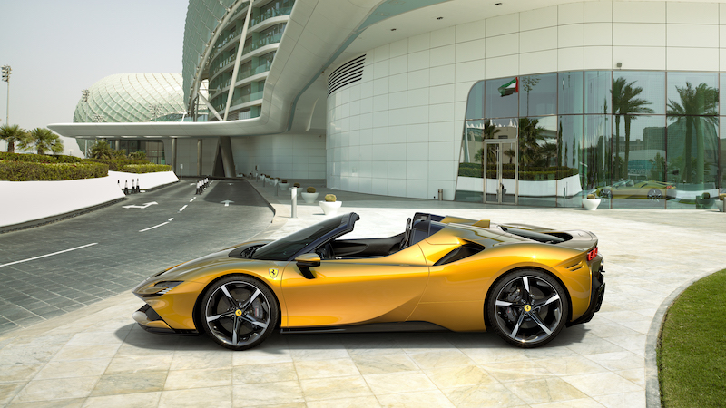 Ferrari svela la SF90, prima spider PHEV di serie del Cavallino Ferrari svela la SF90, prima spider PHEV di serie del Cavallino