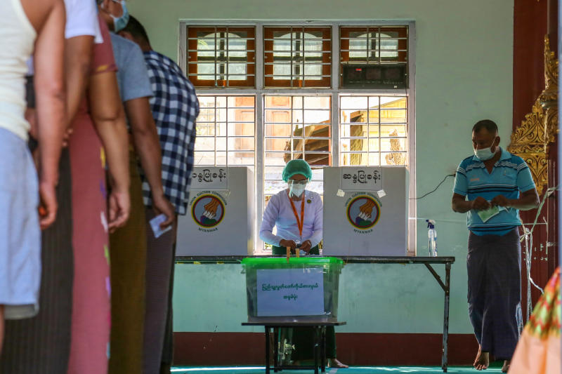 Myanmar, il partito dei militari rifiuta l’esito del voto Myanmar, il partito dei militari rifiuta l’esito del voto