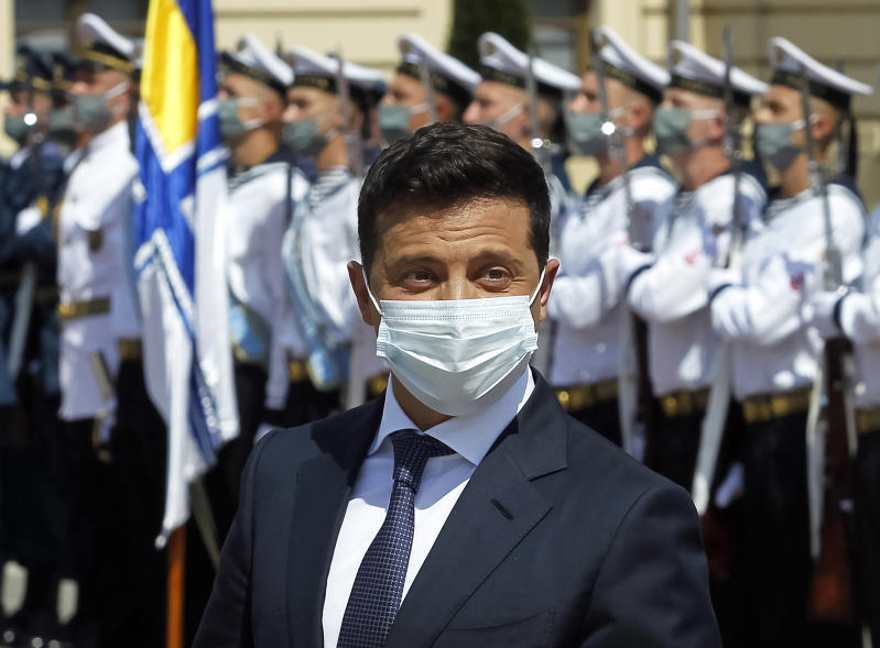 Ucraina, il presidente Zelensky ricoverato per Covid-19 Ucraina, il presidente Zelensky ricoverato per Covid-19