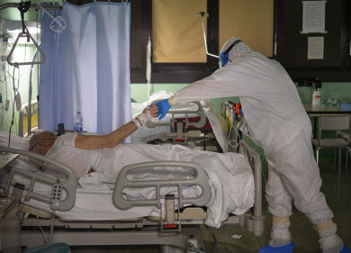 Coronavirus, “Picco dell’epidemia il 27 novembre. Ma 827 mila positivi attivi”