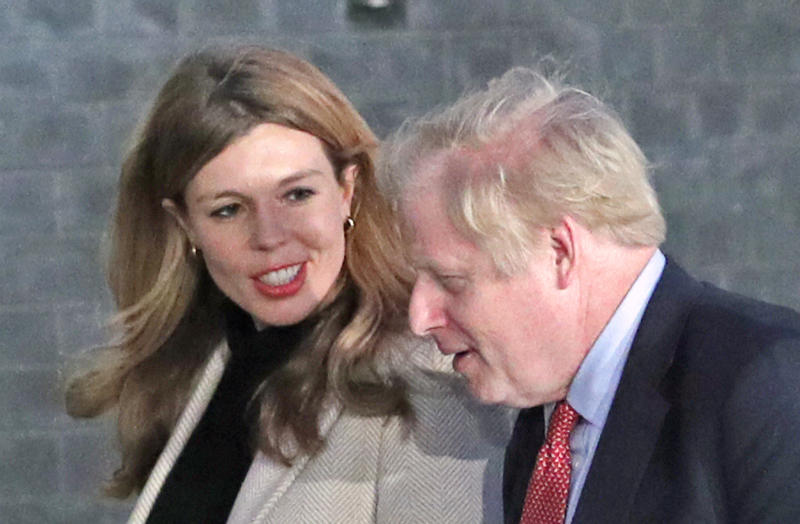 Regno Unito, il guru di Johnson si dimette: faida in corso a Downing Street Regno Unito, il guru di Johnson si dimette: faida in corso a Downing Street