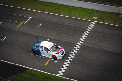 Arduini e Bodega su Peugeot dominano la gara 1 al Mugello