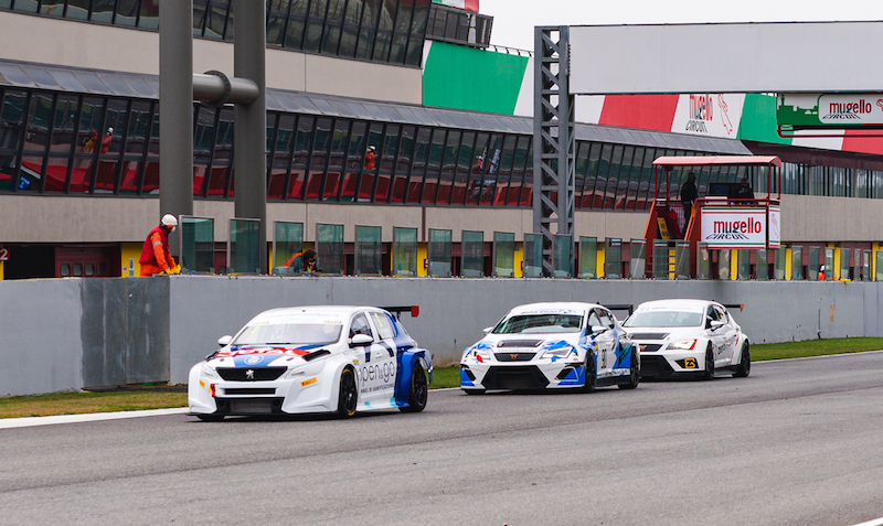 Arduini e Bodega su Peugeot dominano la gara 1 al Mugello