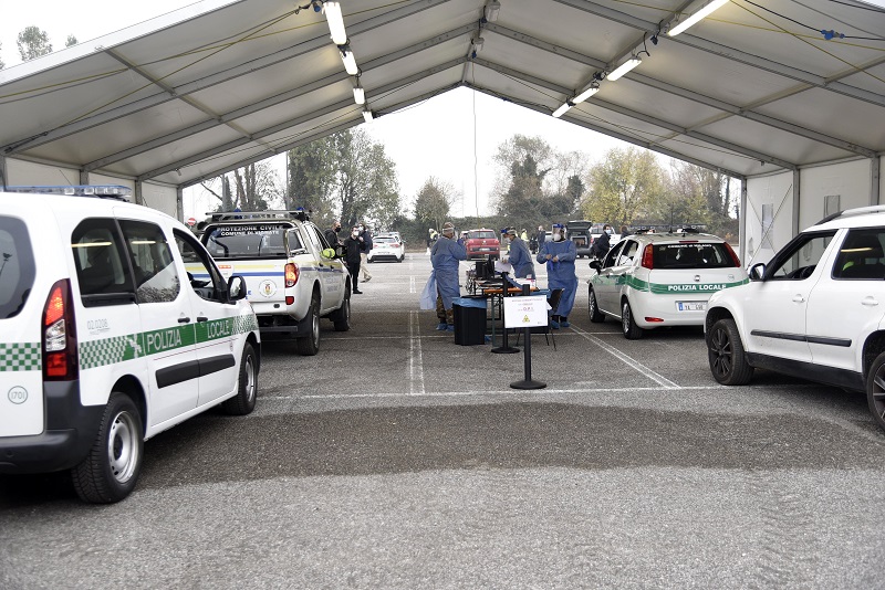 Covid, apre a Milano il Drive Trough più grande d’Italia. FOTO-VIDEO