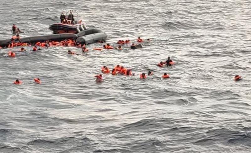 Open Arms-Emergency: completato il trasferimento dei 255 naufraghi Open Arms-Emergency: completato il trasferimento dei 255 naufraghi