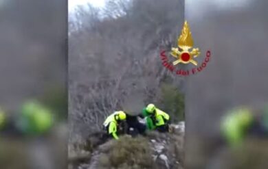 Pordenone, soccorsi due escursionisti in difficoltà nei boschi. VIDEO