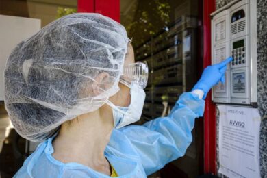 Covid, 27.354 nuovi casi ma meno tamponi. 544 i morti