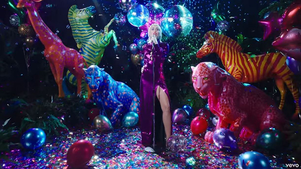 Miley Cyrus in digitale EDGE MIDNIGHT (Midnight Sky Remix) Miley Cyrus in digitale EDGE MIDNIGHT (Midnight Sky Remix)