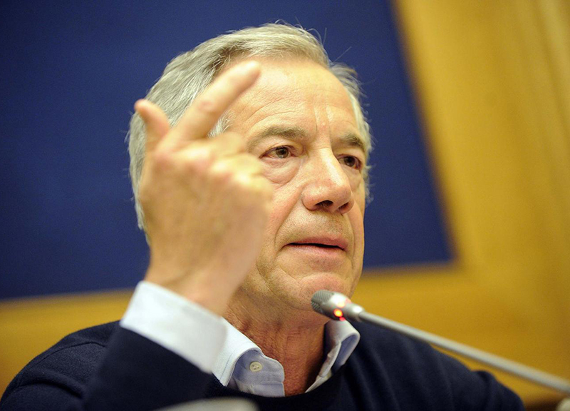 Guido Bertolaso sindaco di Roma: è fatta. Il Pd è in attesa del Cinque Stelle