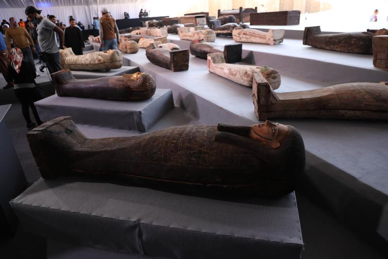 Egitto, altri 100 sarcofagi intatti trovati in una necropoli a sud de Il Cairo Egitto, altri 100 sarcofagi intatti trovati in una necropoli a sud de Il Cairo