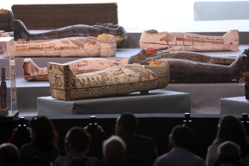 Egitto, altri 100 sarcofagi intatti trovati in una necropoli a sud de Il Cairo Egitto, altri 100 sarcofagi intatti trovati in una necropoli a sud de Il Cairo