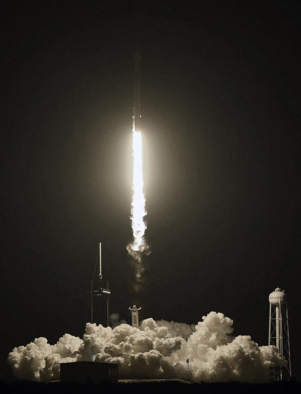 Spazio: successo per il lancio di Crew Dragon, la missione di Elon Musk e Nasa