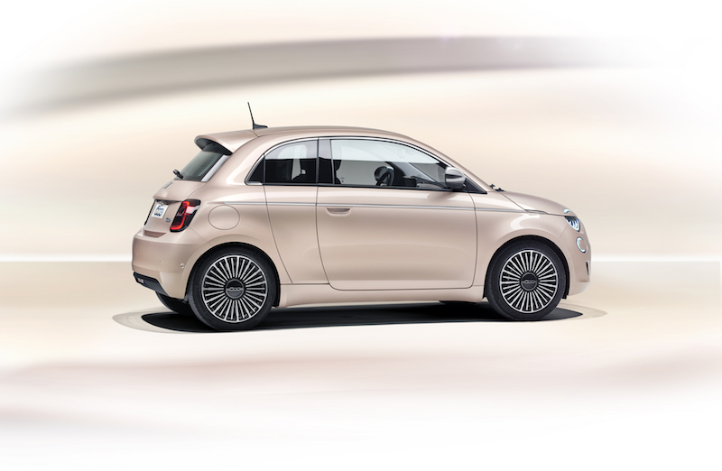 Mopar veste la nuova Fiat 500 come un abito su misura Mopar veste la nuova Fiat 500 come un abito su misura