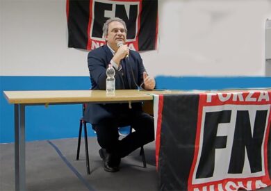 Forza Nuova, leader a Ponte Milvio senza mascherina: vigile preso a insulti