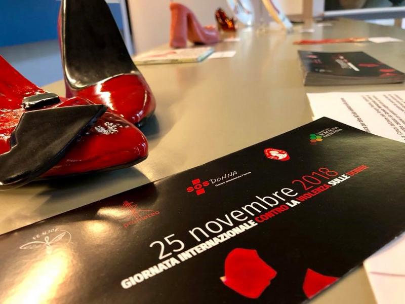 Il 25/11 ‘Scarpette rosse in ceramica’: contro la violenza sulle donne Il 25/11 ‘Scarpette rosse in ceramica’: contro la violenza sulle donne