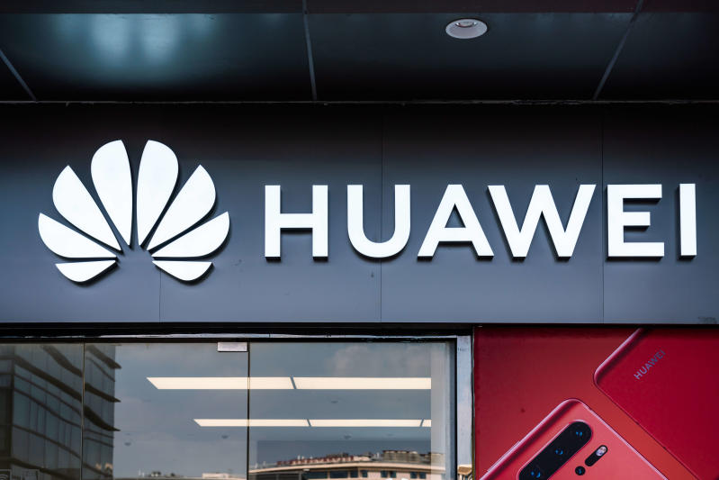 Le sanzioni di Trump affossano Huawei: venduto Honor Le sanzioni di Trump affossano Huawei: venduto Honor