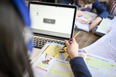 Virus, il prezzo della didattica a distanza i ragazzi “lo pagheranno caro”