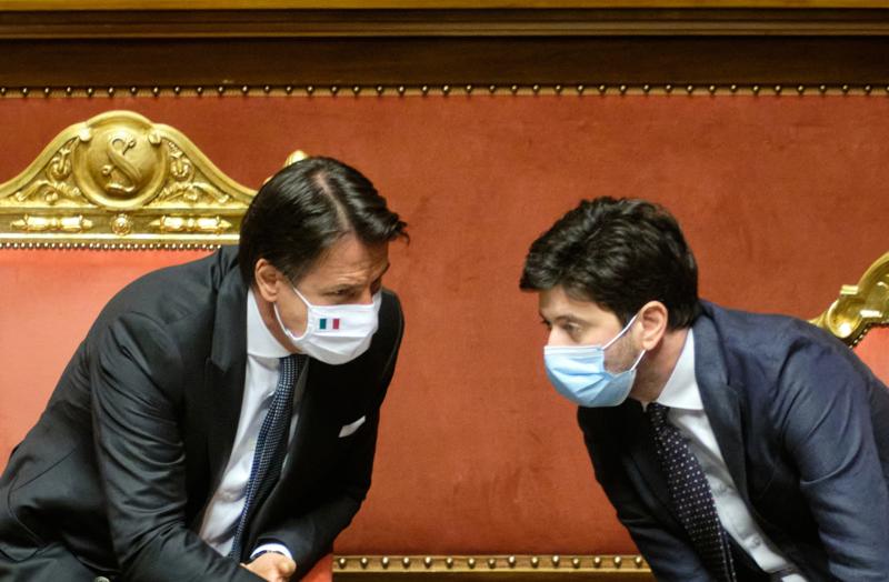 Regioni: “Subito un incontro col governo. Non 21 ma 5 i parametri per le zone” Regioni: “Subito un incontro col governo. Non 21 ma 5 i parametri per le zone”