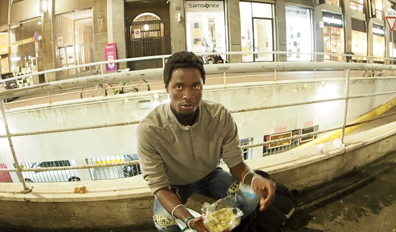 Le voci dei senzatetto nelle notti di Milano, il videoreportage Le voci dei senzatetto nelle notti di Milano, il videoreportage